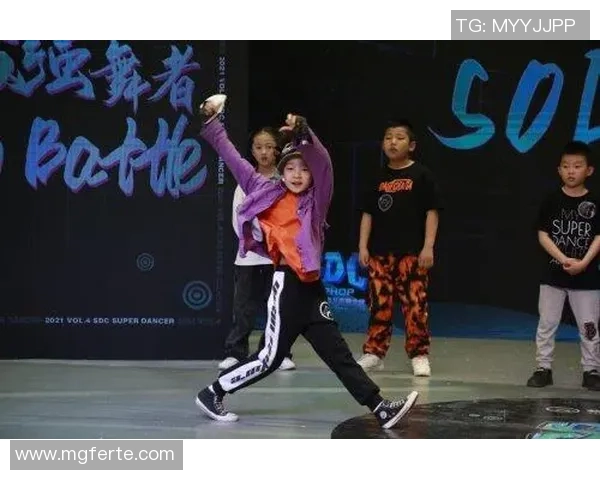全国街舞大赛点评聚焦上海街舞队精彩节奏表现与舞台魅力分析