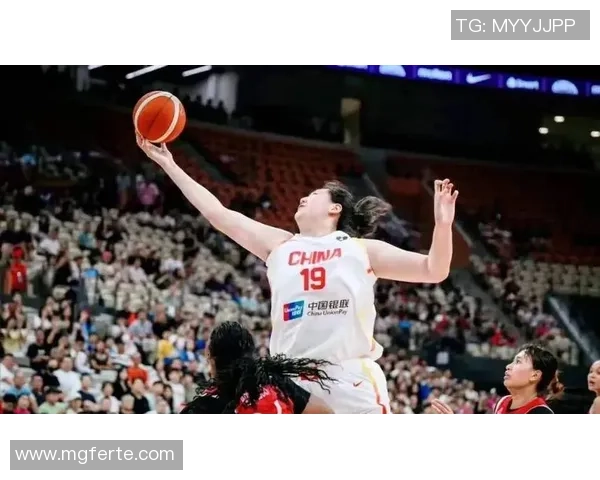 杨丽专访:从球场新星到篮球传奇的成长之路回顾 杨丽专访:从球场新星到篮球传奇的成长之路回顾
