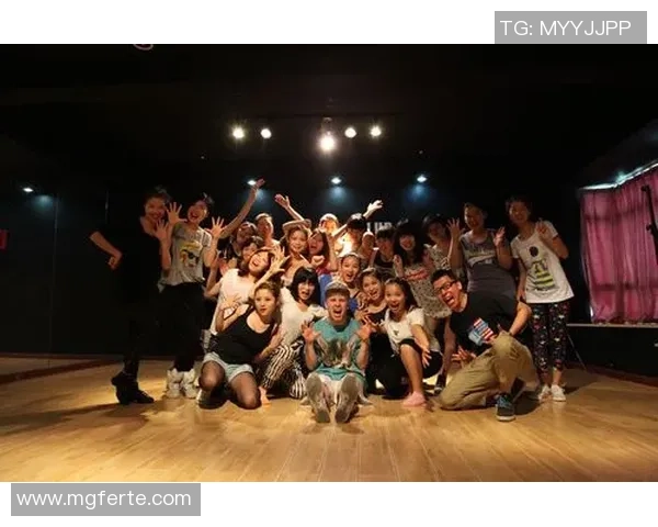 杭州街舞队在全国街舞节奏排行榜中荣获第九名展现出色实力与风采 杭州街舞队在全国街舞节奏排行榜中荣获第九名展现出色实力与风采